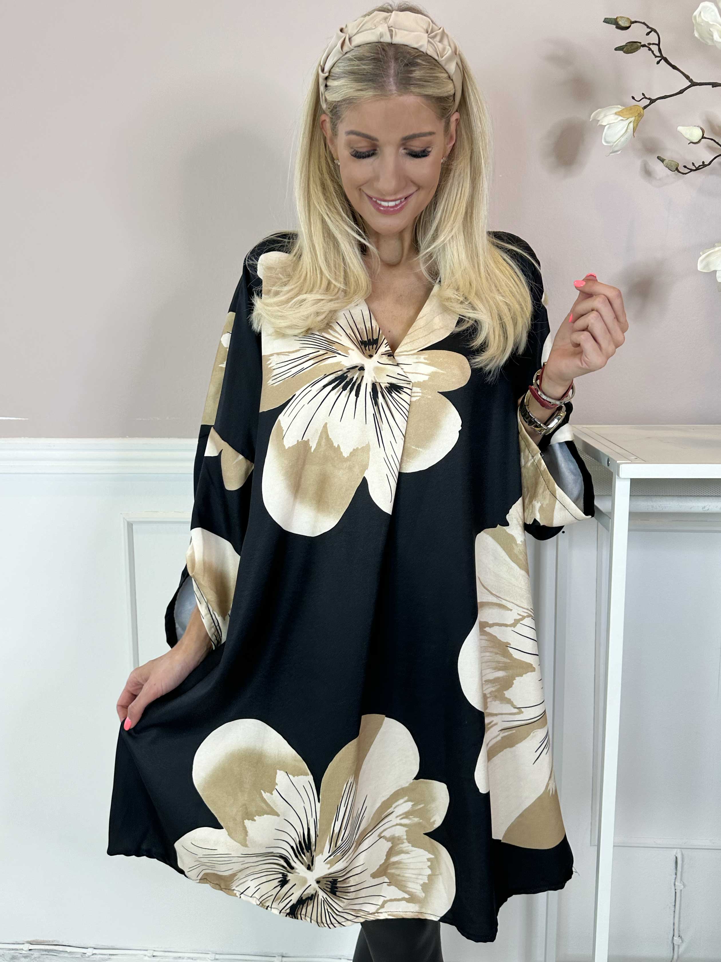 Aya L/S - Sød kjole i viskose med blomster